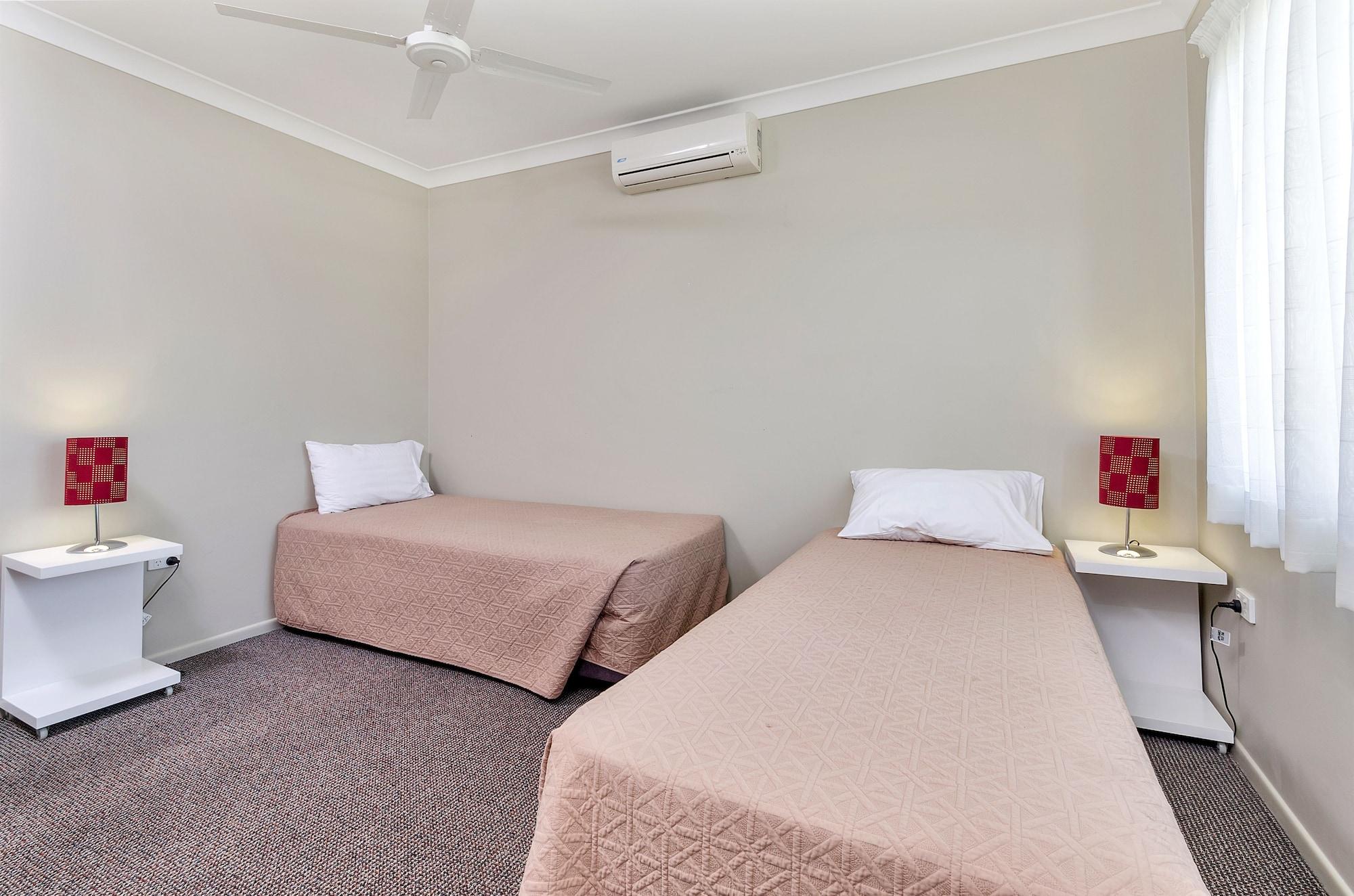 Coachmans Inn Warwick Bagian luar foto