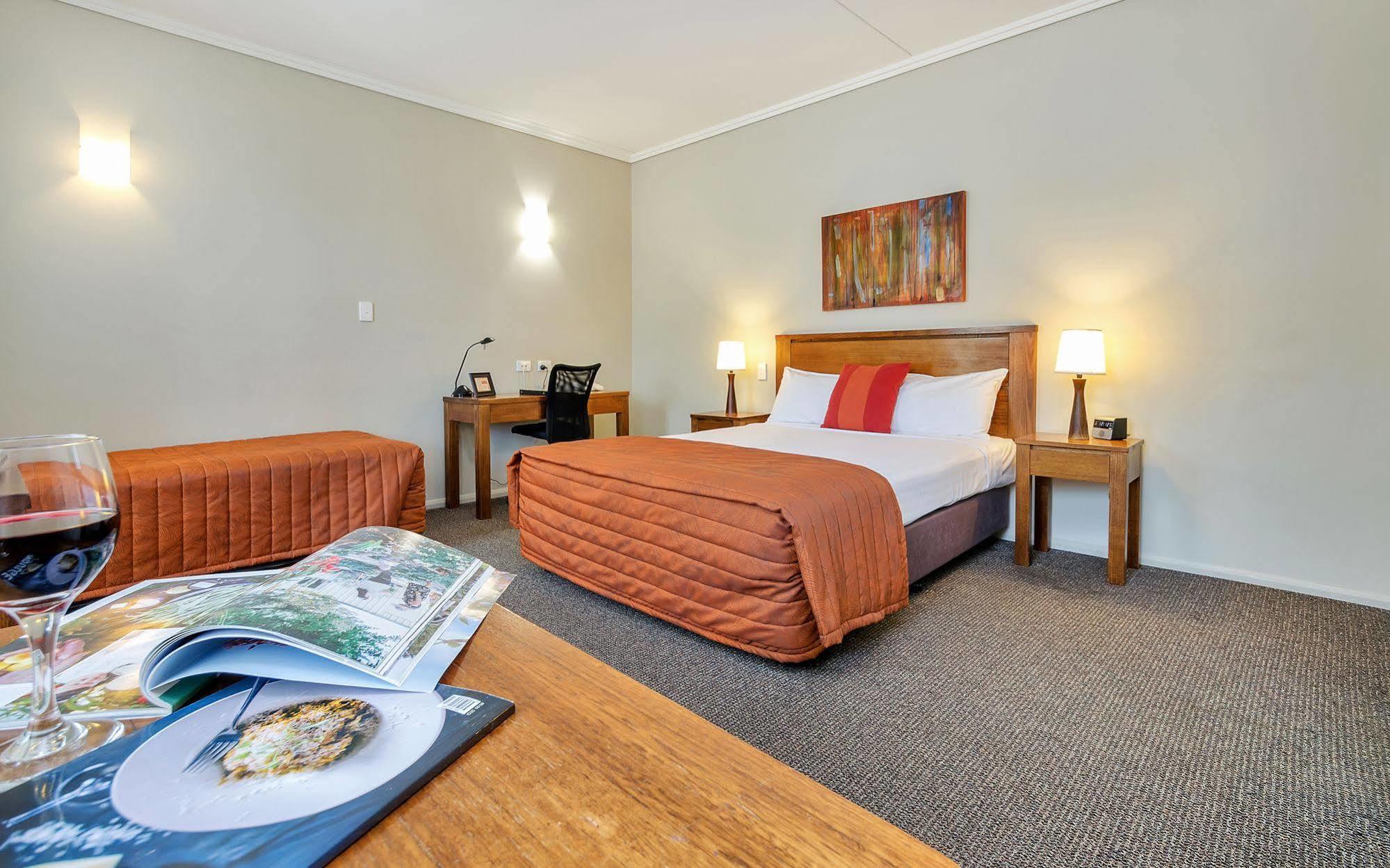 Coachmans Inn Warwick Bagian luar foto