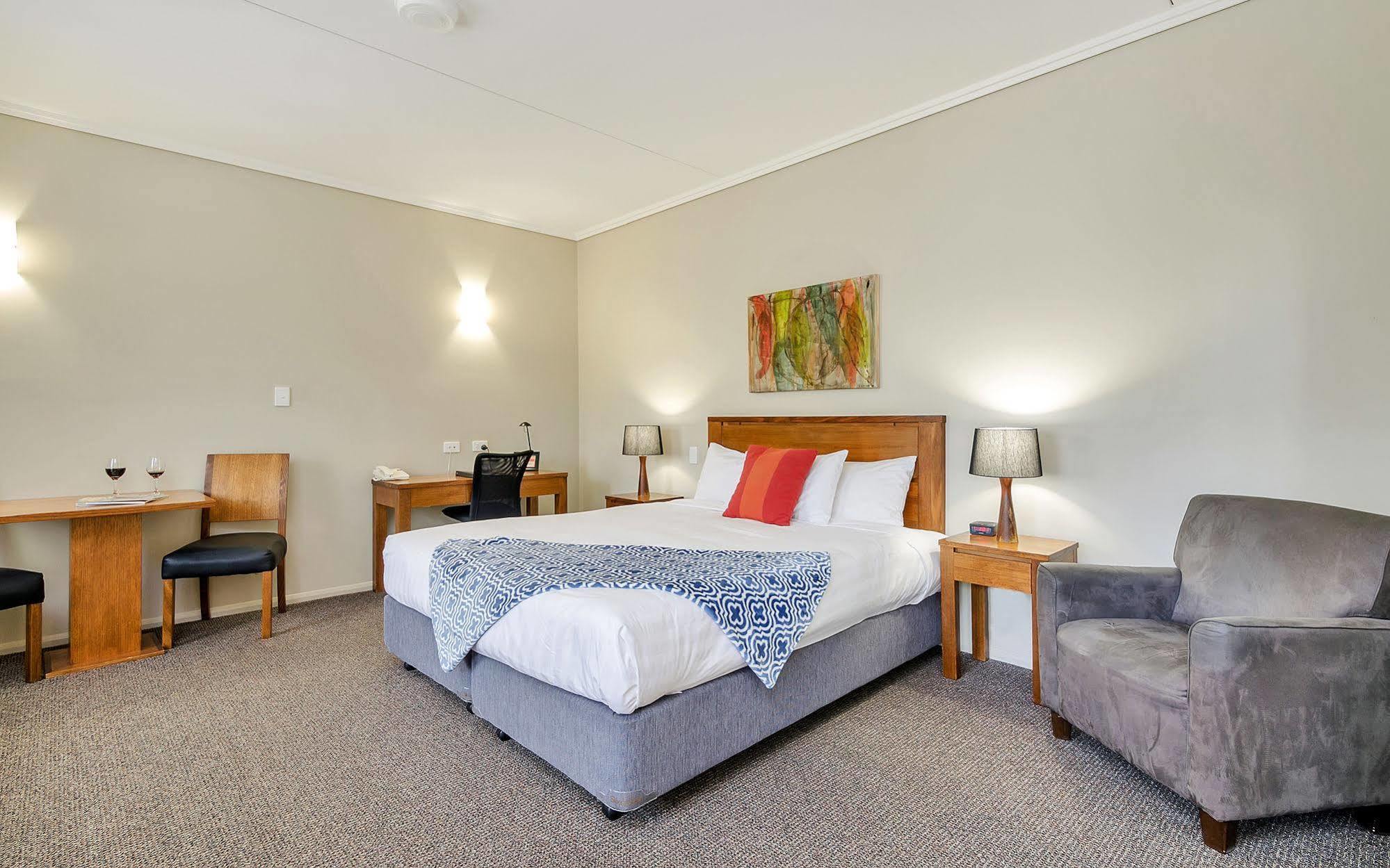 Coachmans Inn Warwick Bagian luar foto