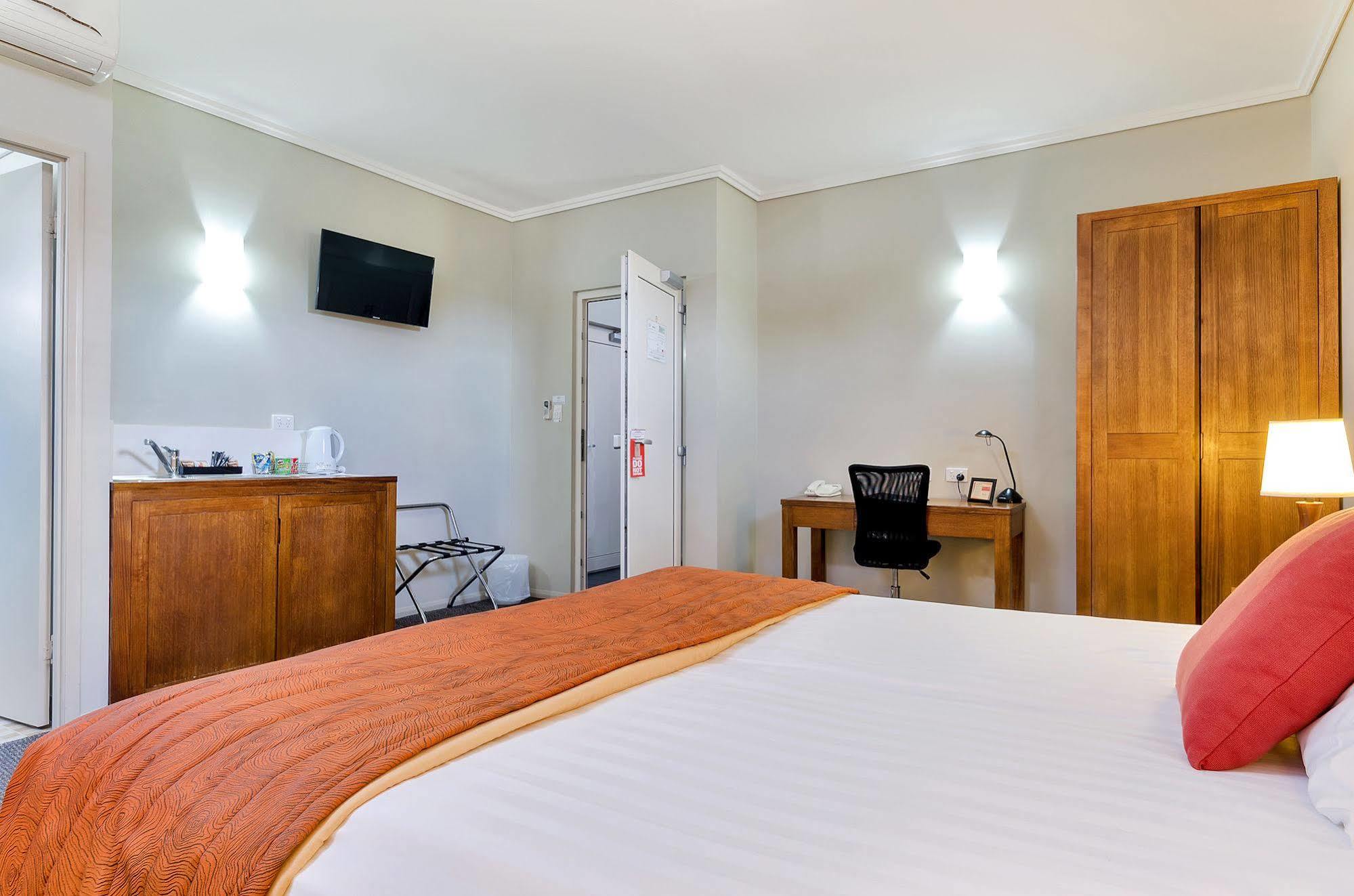 Coachmans Inn Warwick Bagian luar foto