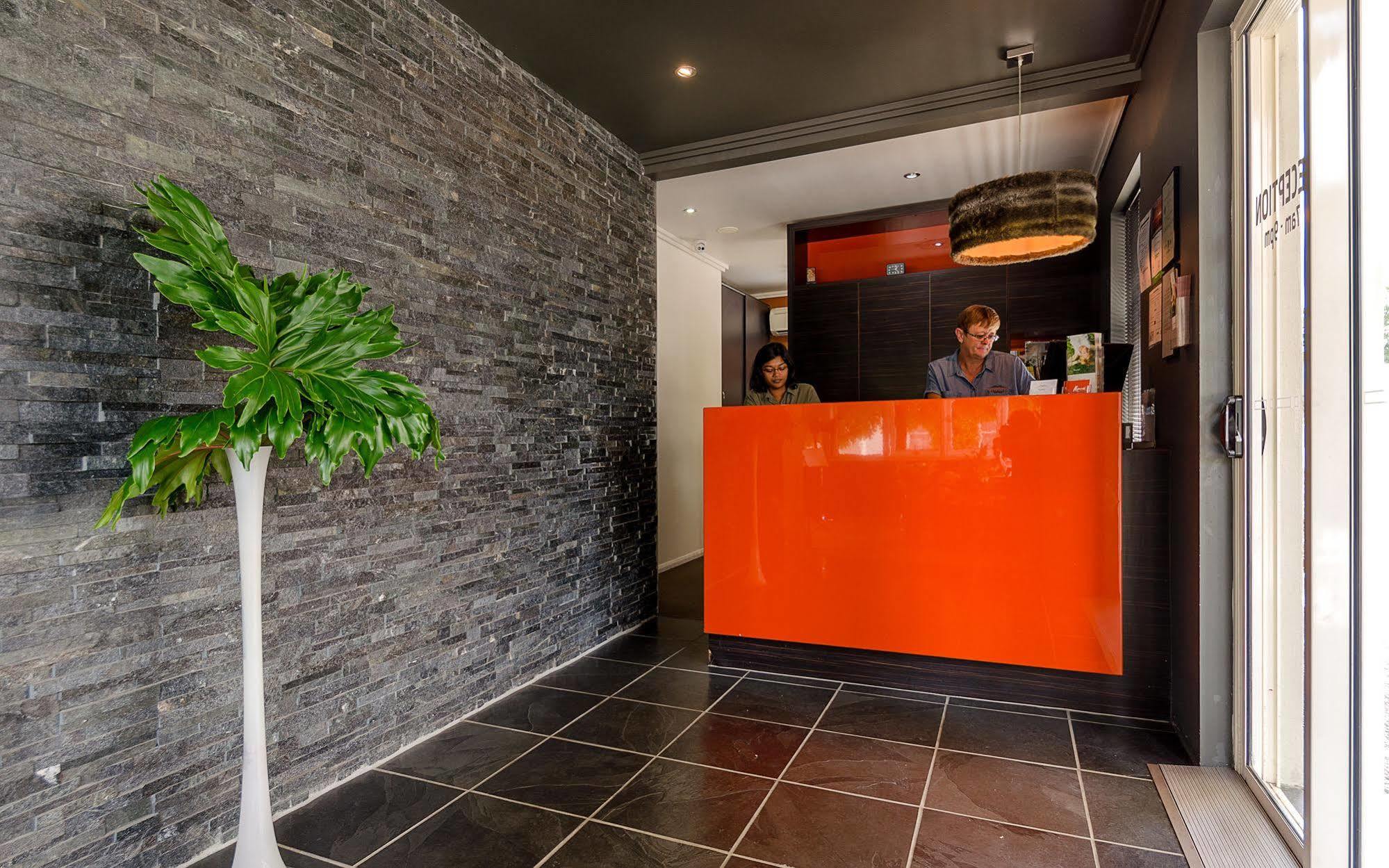 Coachmans Inn Warwick Bagian luar foto