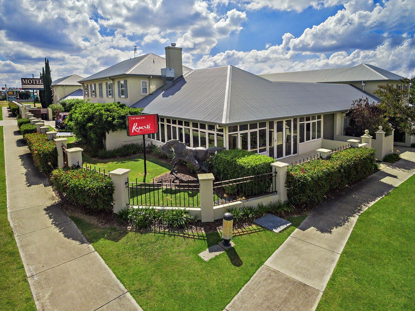 Coachmans Inn Warwick Bagian luar foto