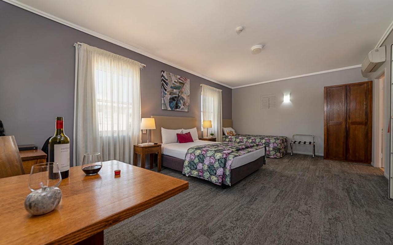 Coachmans Inn Warwick Bagian luar foto