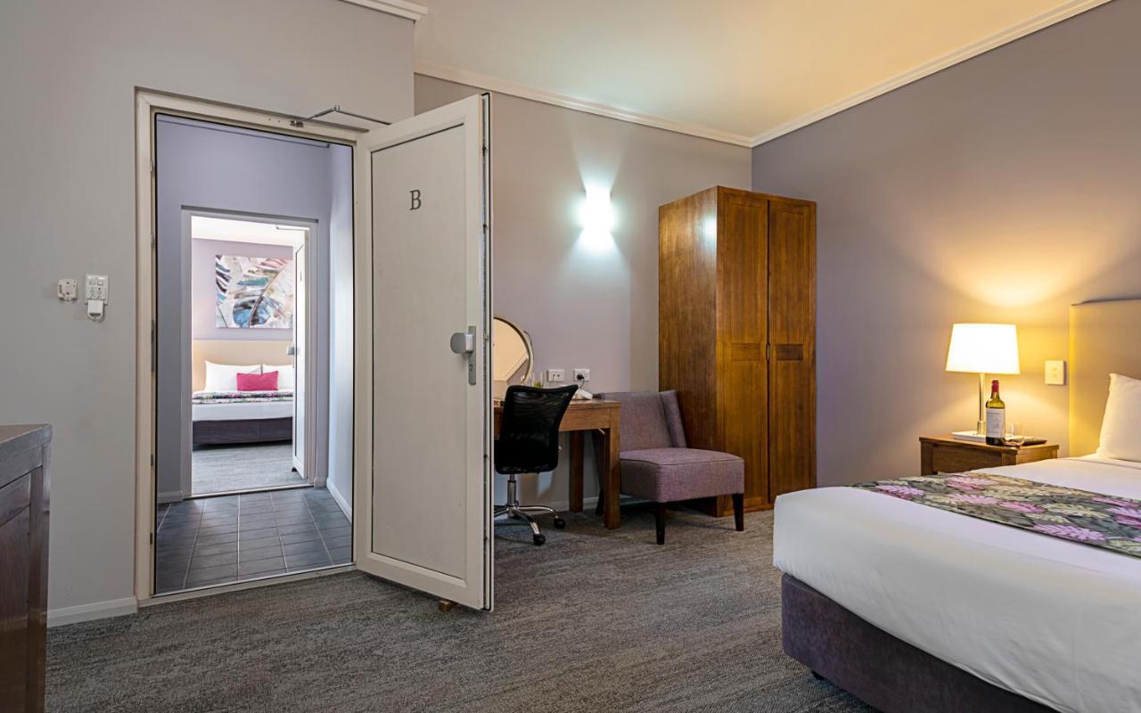 Coachmans Inn Warwick Bagian luar foto